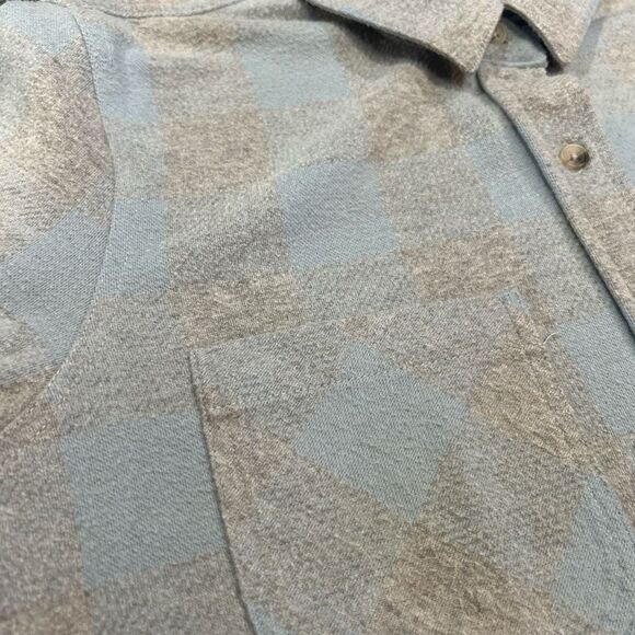 Beach Lunch Lounge Women’s Large Blue Gray Long Sleeve Button Down Shirt - Picture 4 of 7